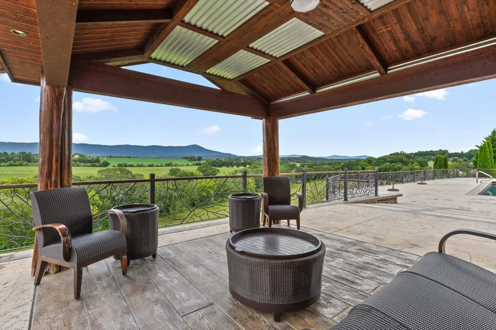 1020 Thomas Road Benton, TN 37307