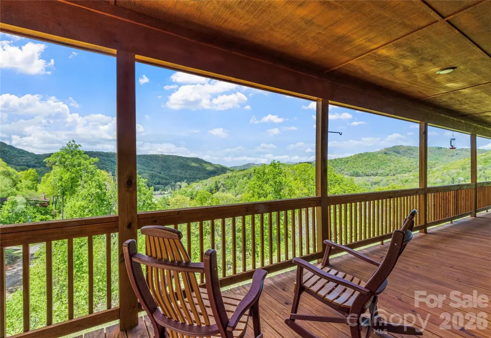 370 Appaloosa Trail Burnsville, NC 28714