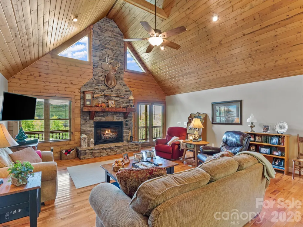 370 Appaloosa Trail Burnsville, NC 28714