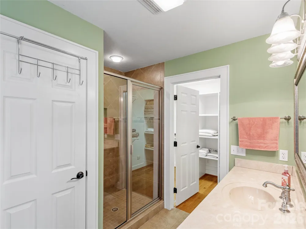 370 Appaloosa Trail Burnsville, NC 28714