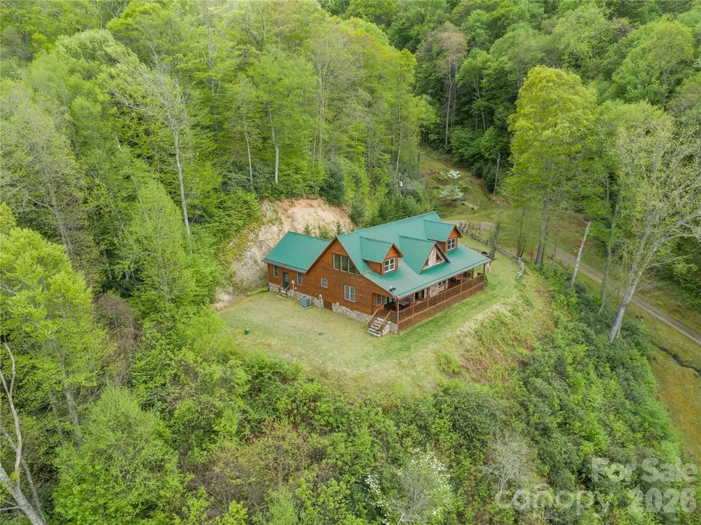 370 Appaloosa Trail Burnsville, NC 28714