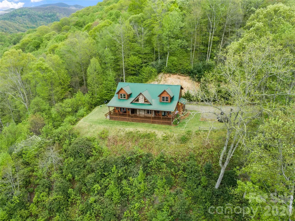 370 Appaloosa Trail Burnsville, NC 28714