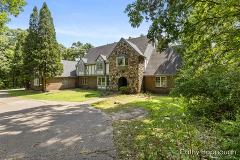 735 Prairie Creek Road