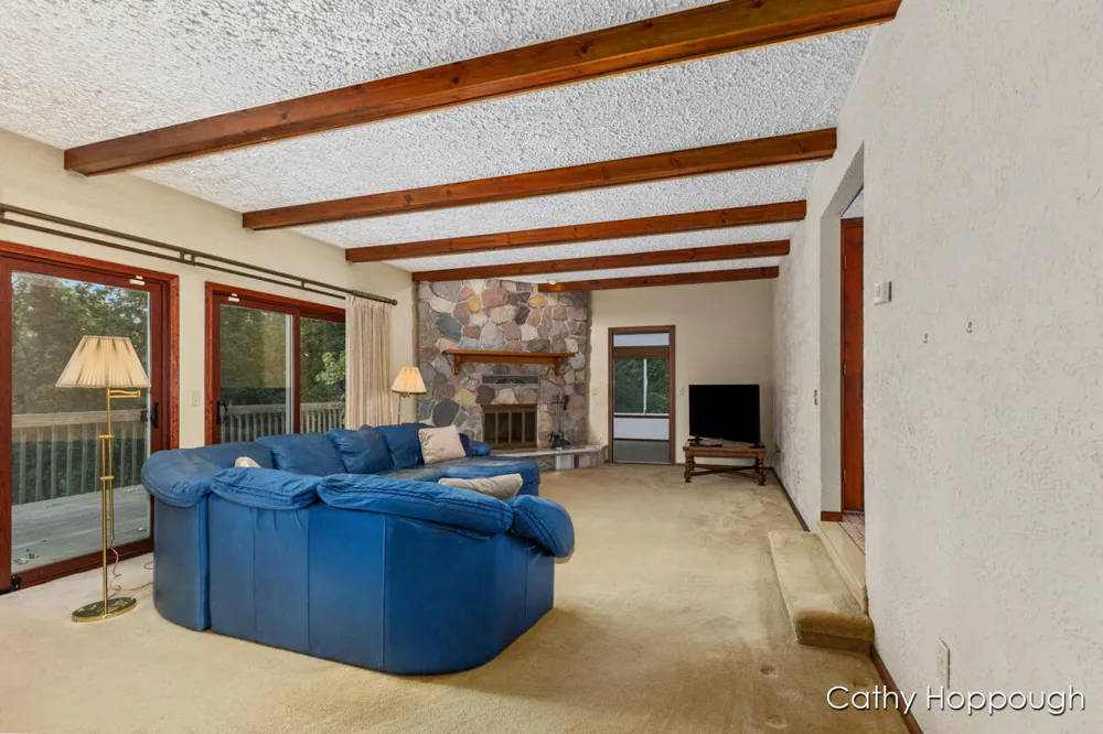 735 Prairie Creek Road Ionia, MI 48846