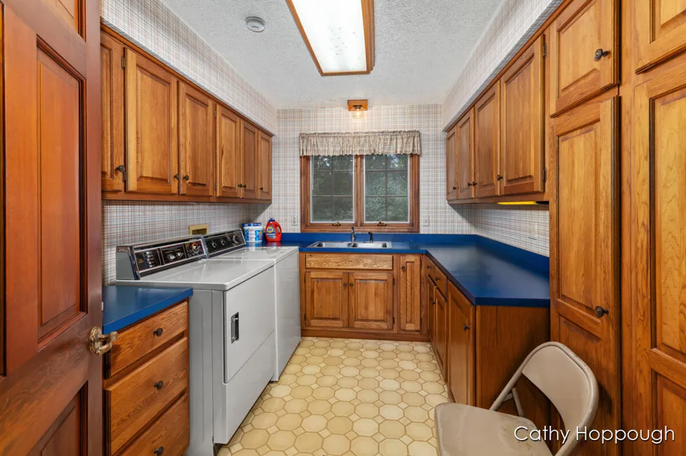 735 Prairie Creek Road Ionia, MI 48846