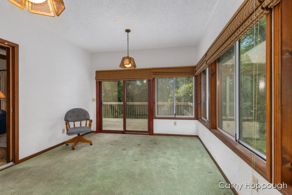 735 Prairie Creek Road Ionia, MI 48846