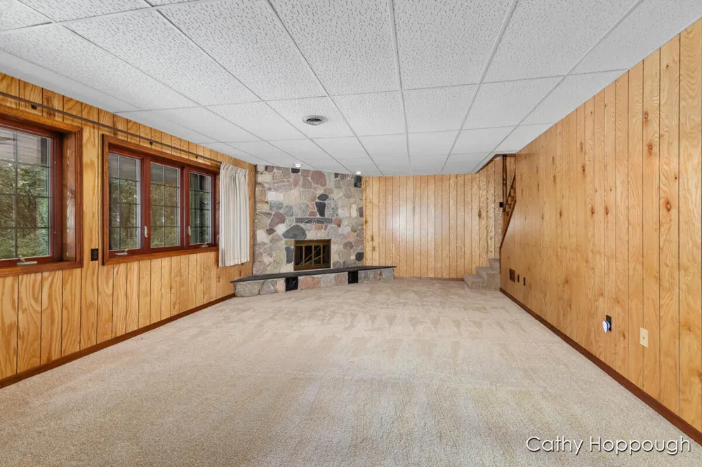 735 Prairie Creek Road Ionia, MI 48846