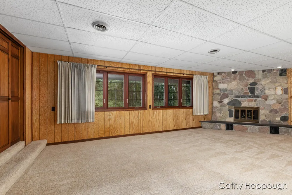 735 Prairie Creek Road Ionia, MI 48846