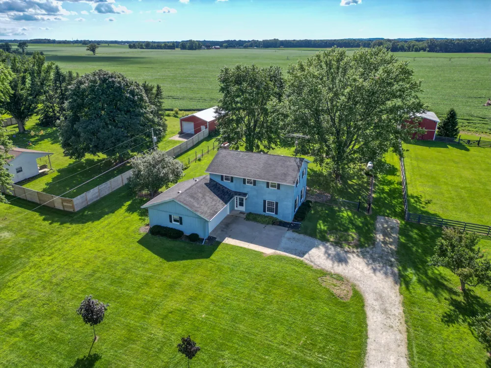 67234 Blue School Rd Road Constantine, MI 49042