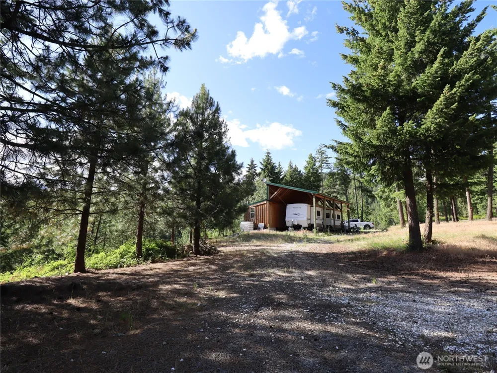 1733 Old CC Road Addy, WA 99101