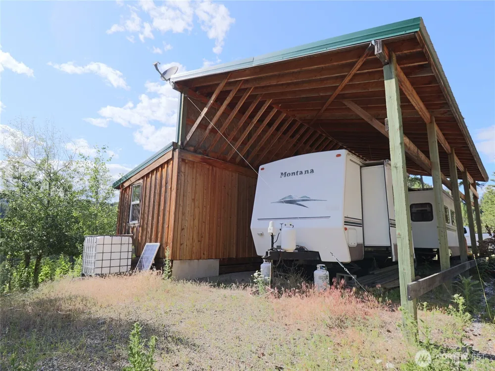 1733 Old CC Road Addy, WA 99101