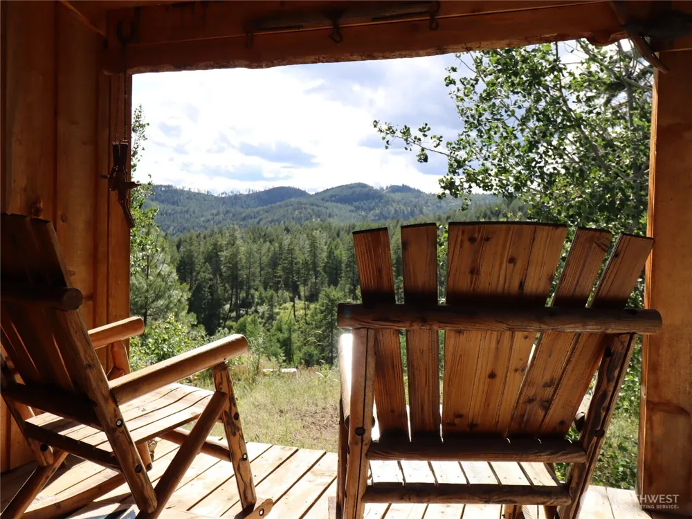 1733 Old CC Road Addy, WA 99101