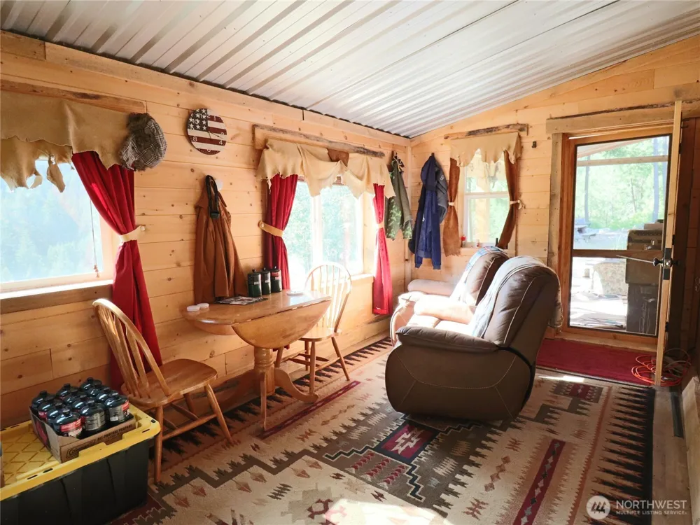 1733 Old CC Road Addy, WA 99101