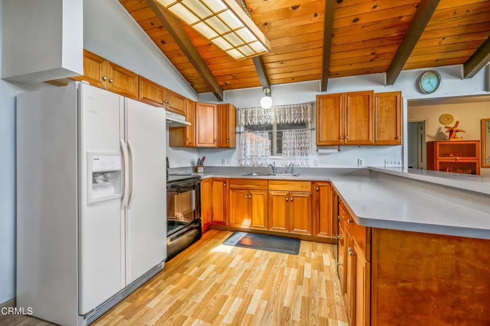215 S Sanderson Way Fort Bragg, CA 95437