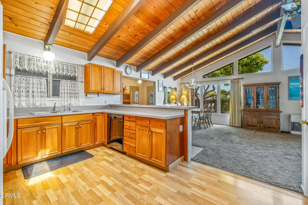 215 S Sanderson Way Fort Bragg, CA 95437