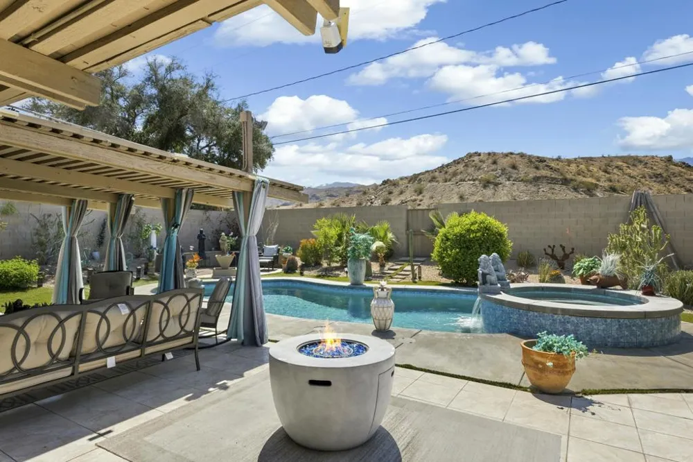37369 Bankside Drive Cathedral City, CA 92234