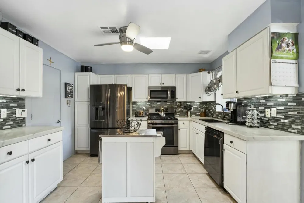 37369 Bankside Drive Cathedral City, CA 92234