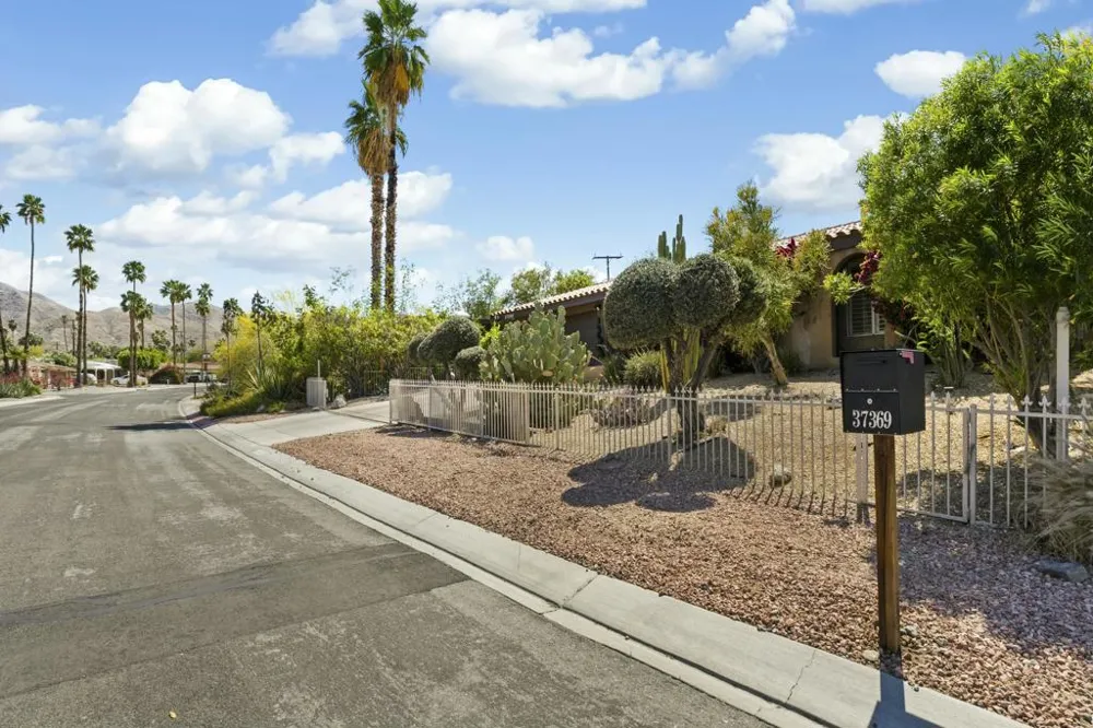 37369 Bankside Drive Cathedral City, CA 92234
