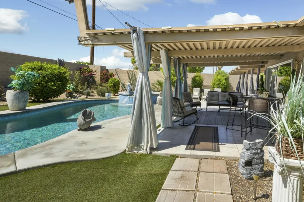 37369 Bankside Drive Cathedral City, CA 92234