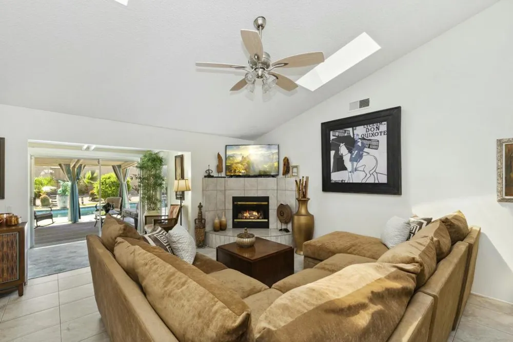 37369 Bankside Drive Cathedral City, CA 92234