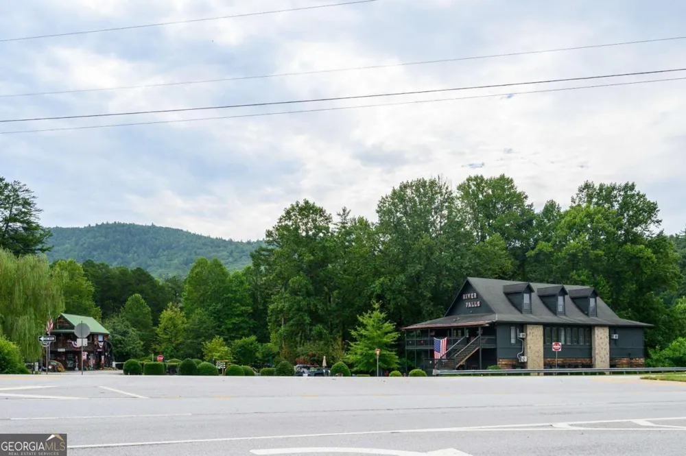 11094 Old 441 S Lakemont, GA 30552