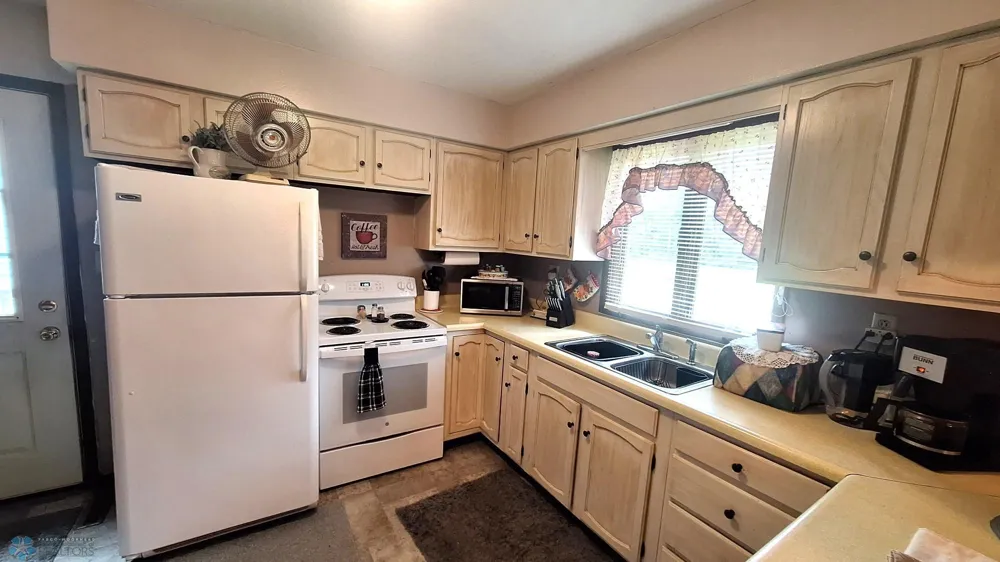 9749 134th Avenue NE Cavalier, ND 58220