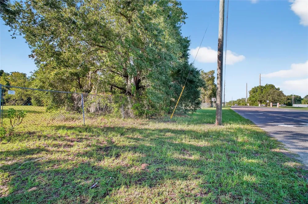 42012 STATE ROAD 19 Altoona, FL 32702