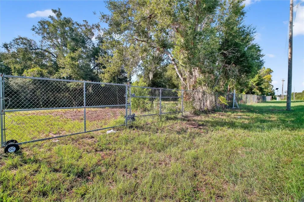 42012 STATE ROAD 19 Altoona, FL 32702