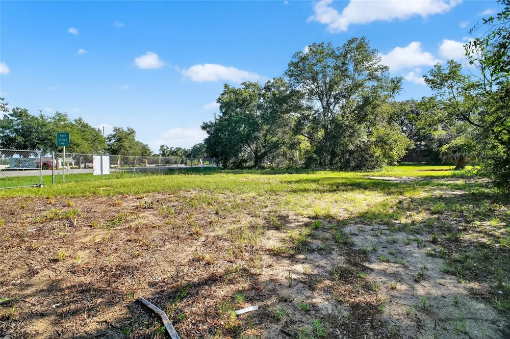 42012 STATE ROAD 19 Altoona, FL 32702