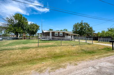 225 E Greencastle