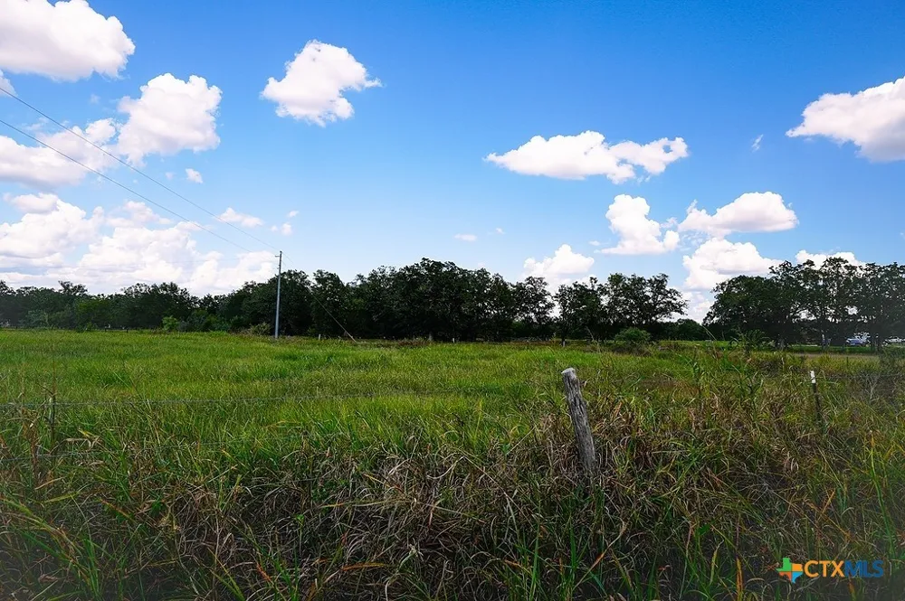 4810 Burke Road Flatonia, TX 78941