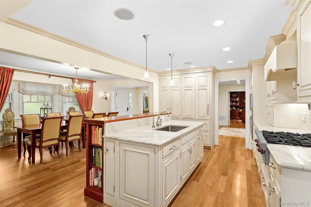 55 Cedar Lane W Remsenburg, NY 11960