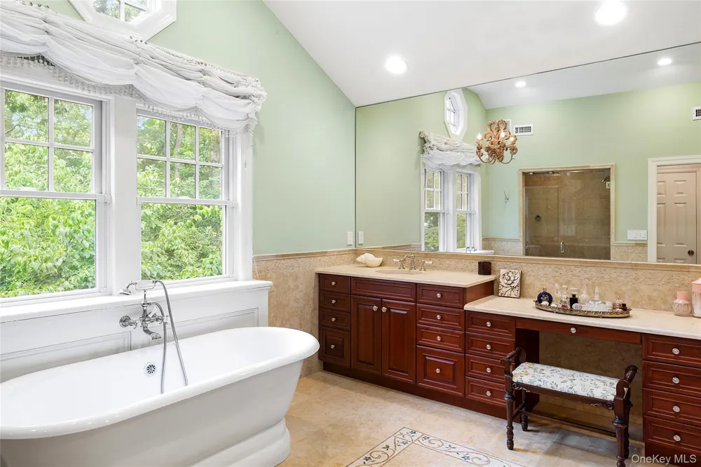55 Cedar Lane W Remsenburg, NY 11960