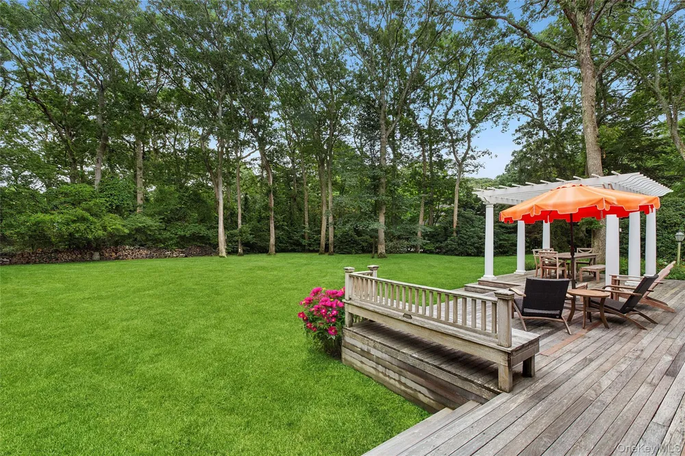 55 Cedar Lane W Remsenburg, NY 11960