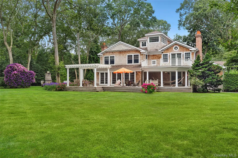 55 Cedar Lane W Remsenburg, NY 11960
