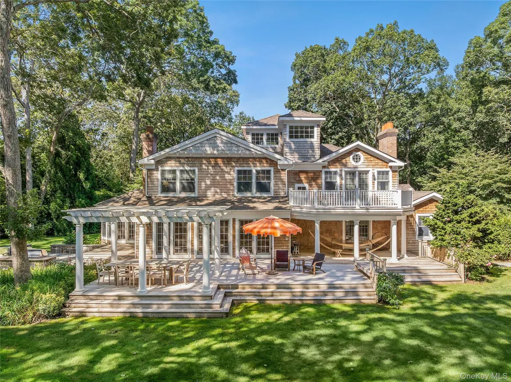 55 Cedar Lane W Remsenburg, NY 11960