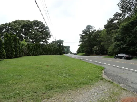8664 Cumming Highway
