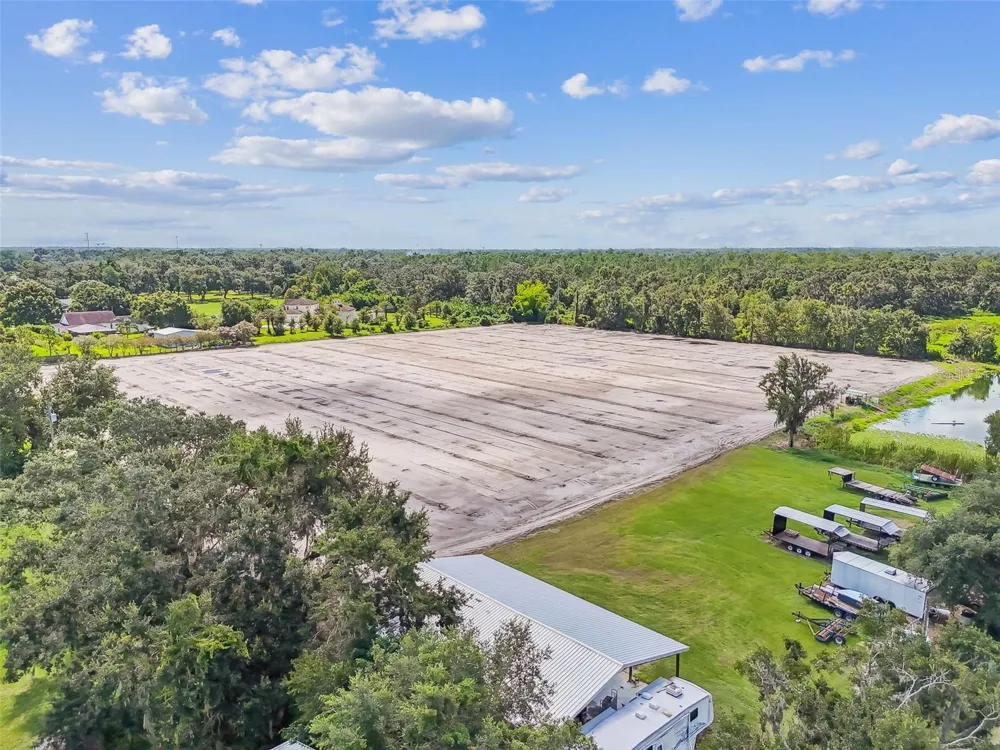 1715 W SAM ALLEN ROAD Plant City, FL 33565