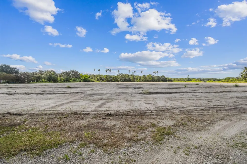 1715 W SAM ALLEN ROAD Plant City, FL 33565