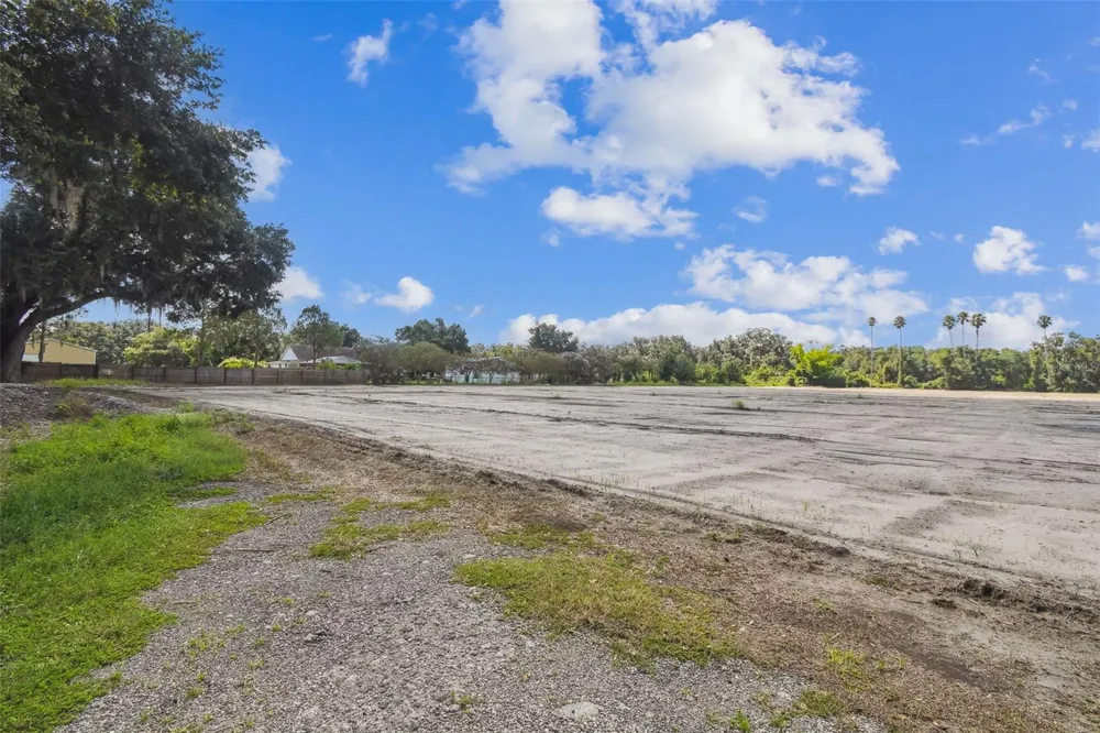 1715 W SAM ALLEN ROAD Plant City, FL 33565