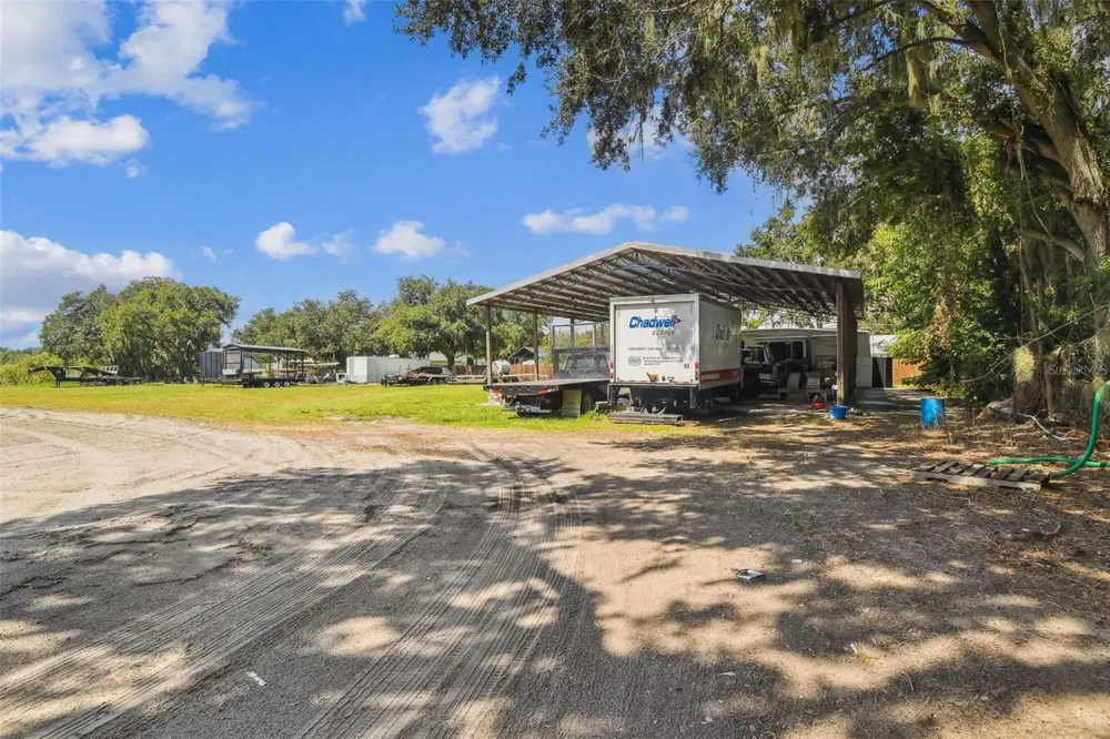 1715 W SAM ALLEN ROAD Plant City, FL 33565