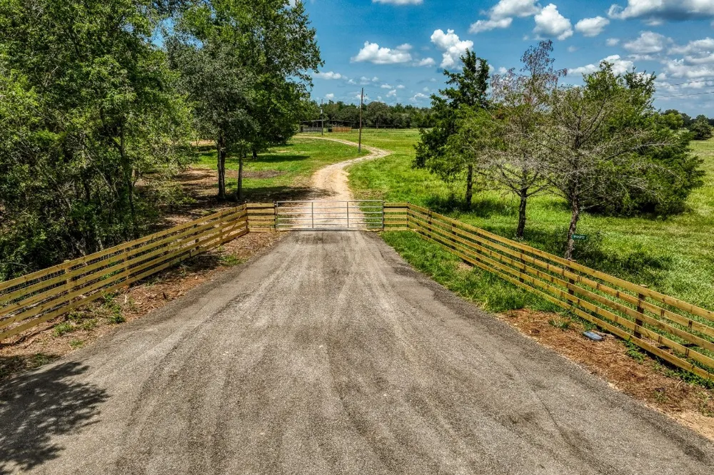 1922 County Road 324 Caldwell, TX 77836