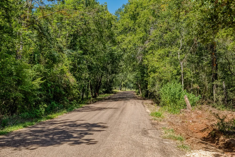 1922 County Road 324 Caldwell, TX 77836