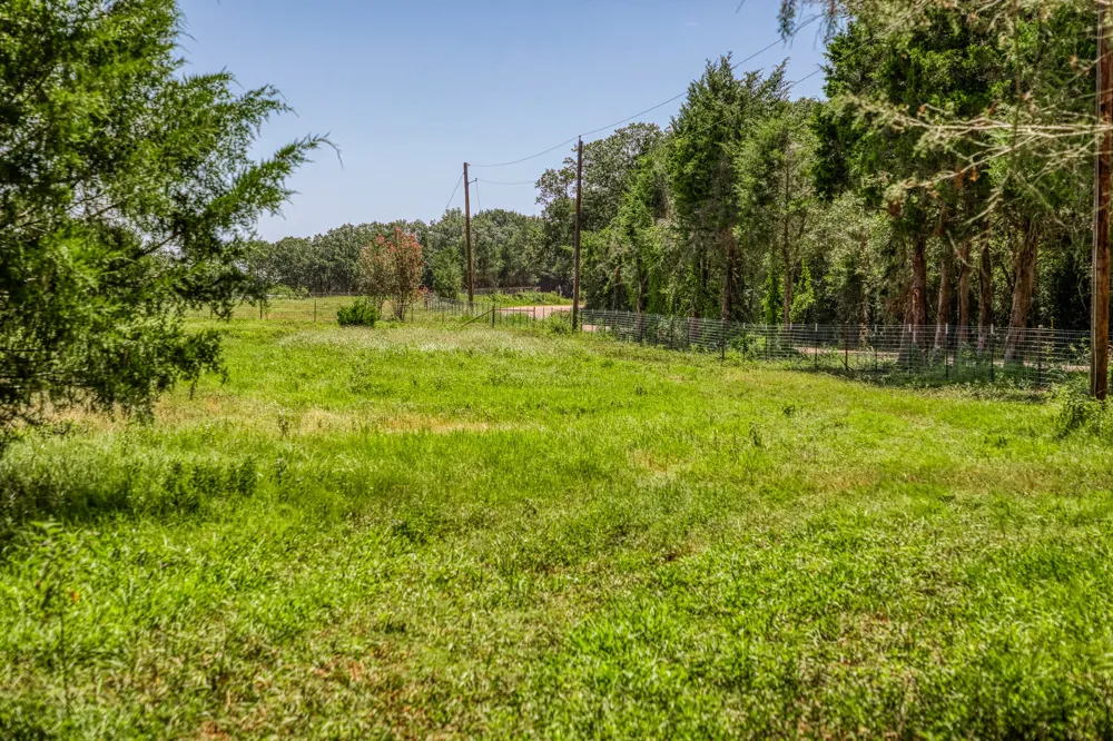 1922 County Road 324 Caldwell, TX 77836