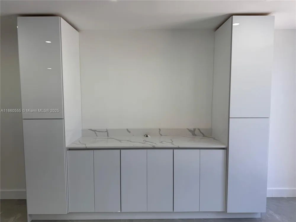 2318 NE 7th St #34 Hallandale Beach, FL 33009