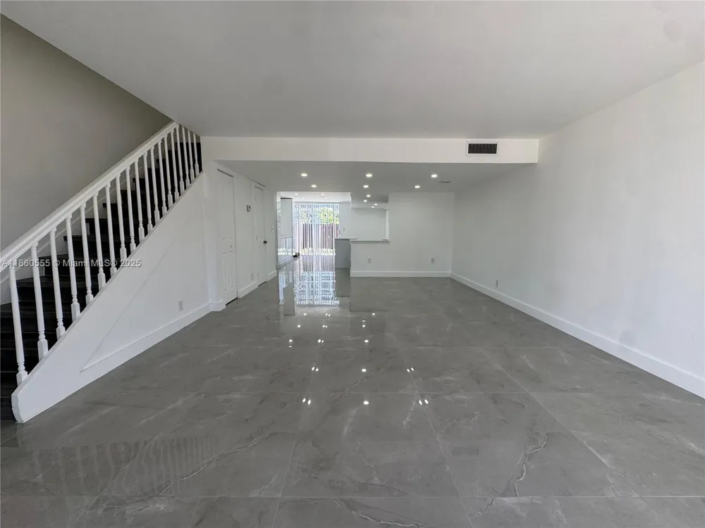 2318 NE 7th St #34 Hallandale Beach, FL 33009