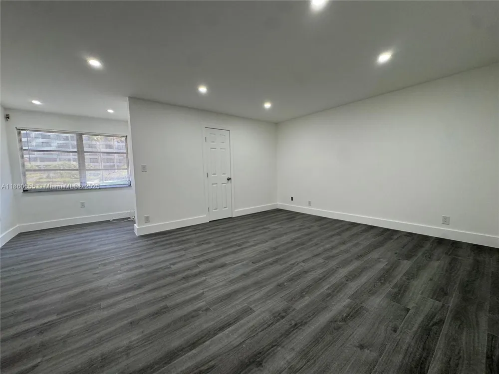2318 NE 7th St #34 Hallandale Beach, FL 33009