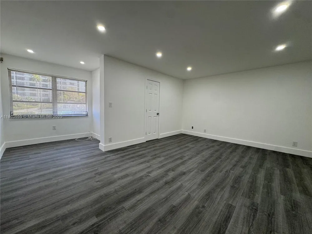 2318 NE 7th St #34 Hallandale Beach, FL 33009
