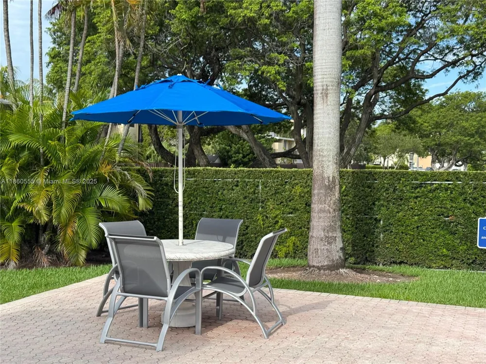 2318 NE 7th St #34 Hallandale Beach, FL 33009