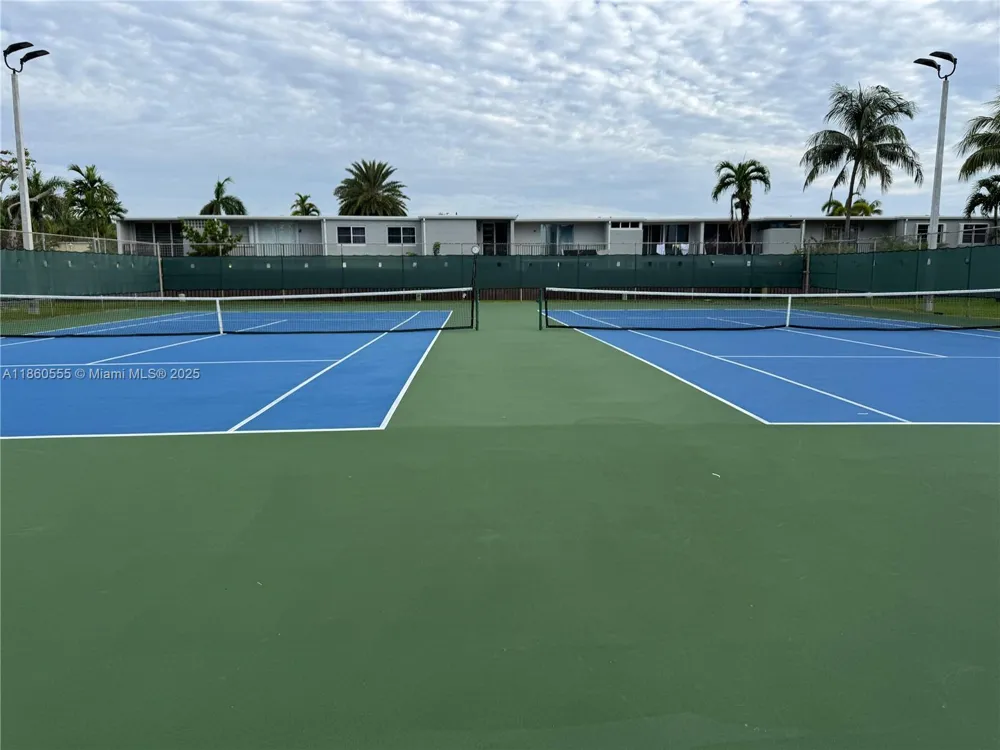 2318 NE 7th St #34 Hallandale Beach, FL 33009